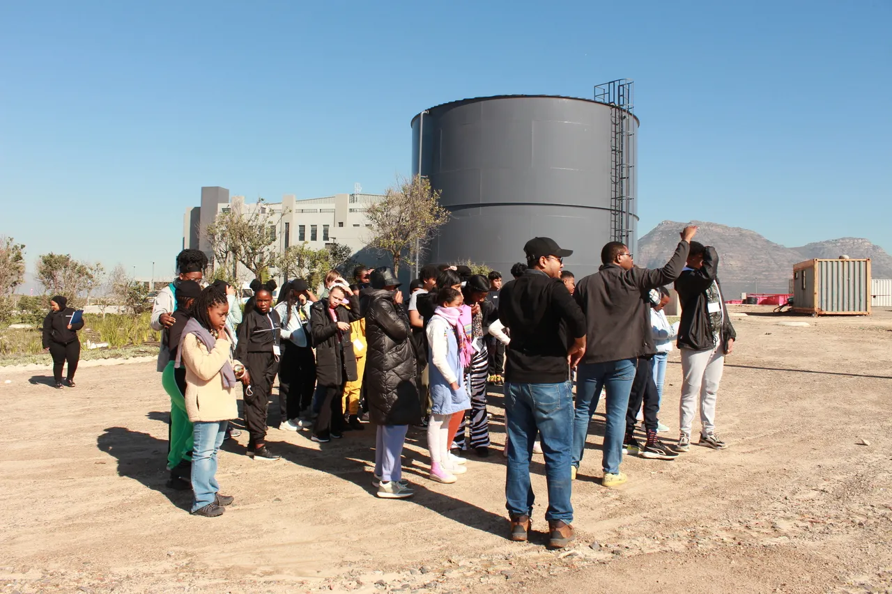 54038705082 058406177c o