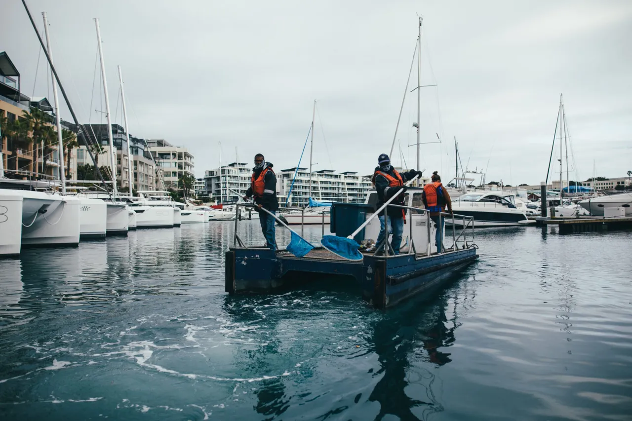 VAWwasteboat