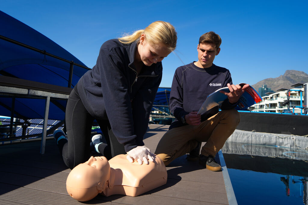 Two Oceans Aquarium | PADI Emergency First Response Course