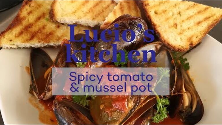 Lucio' kitchen: how to make a sustainable spicy tomato and mussel pot
